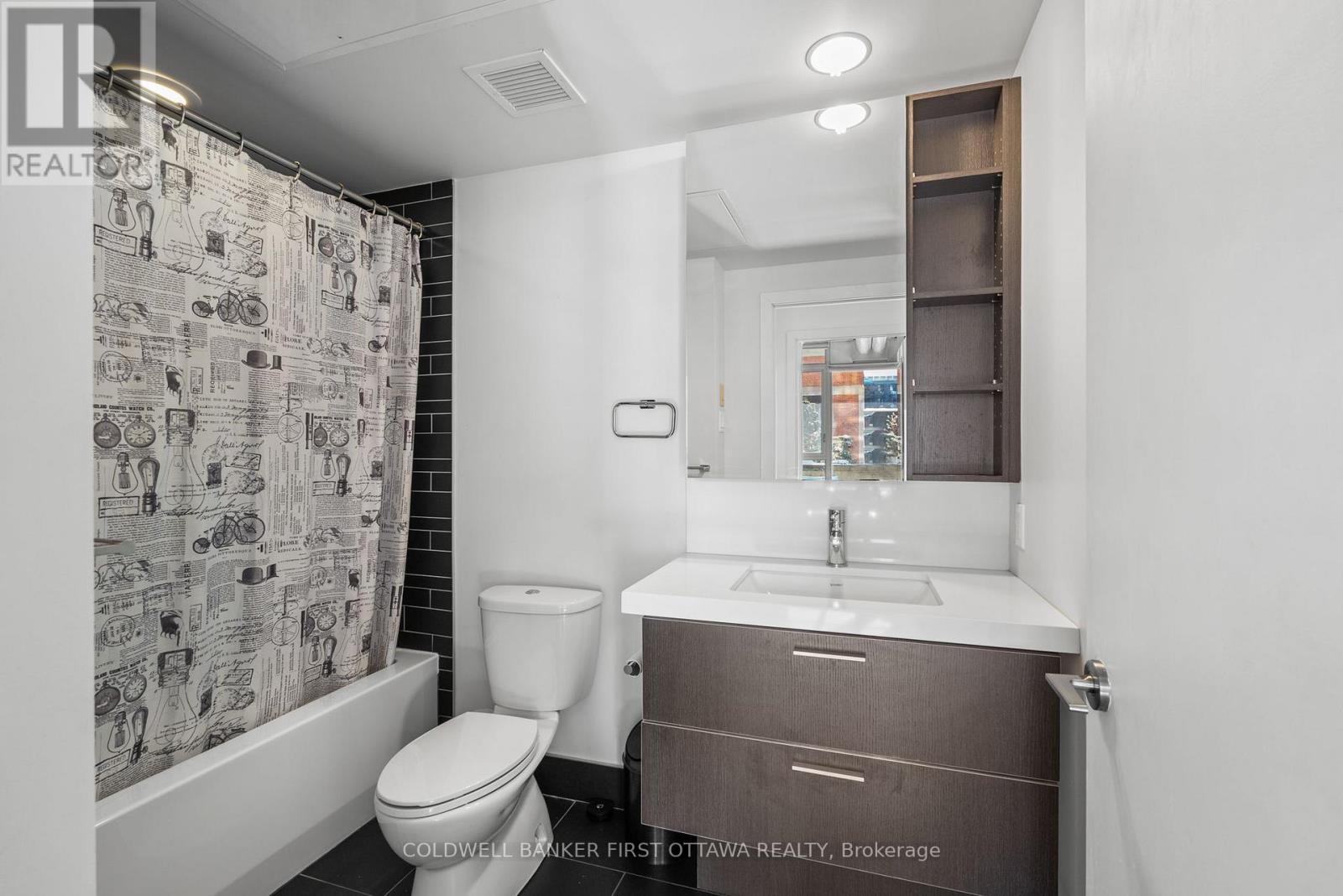 #209 360 MCLEOD STREET - 26