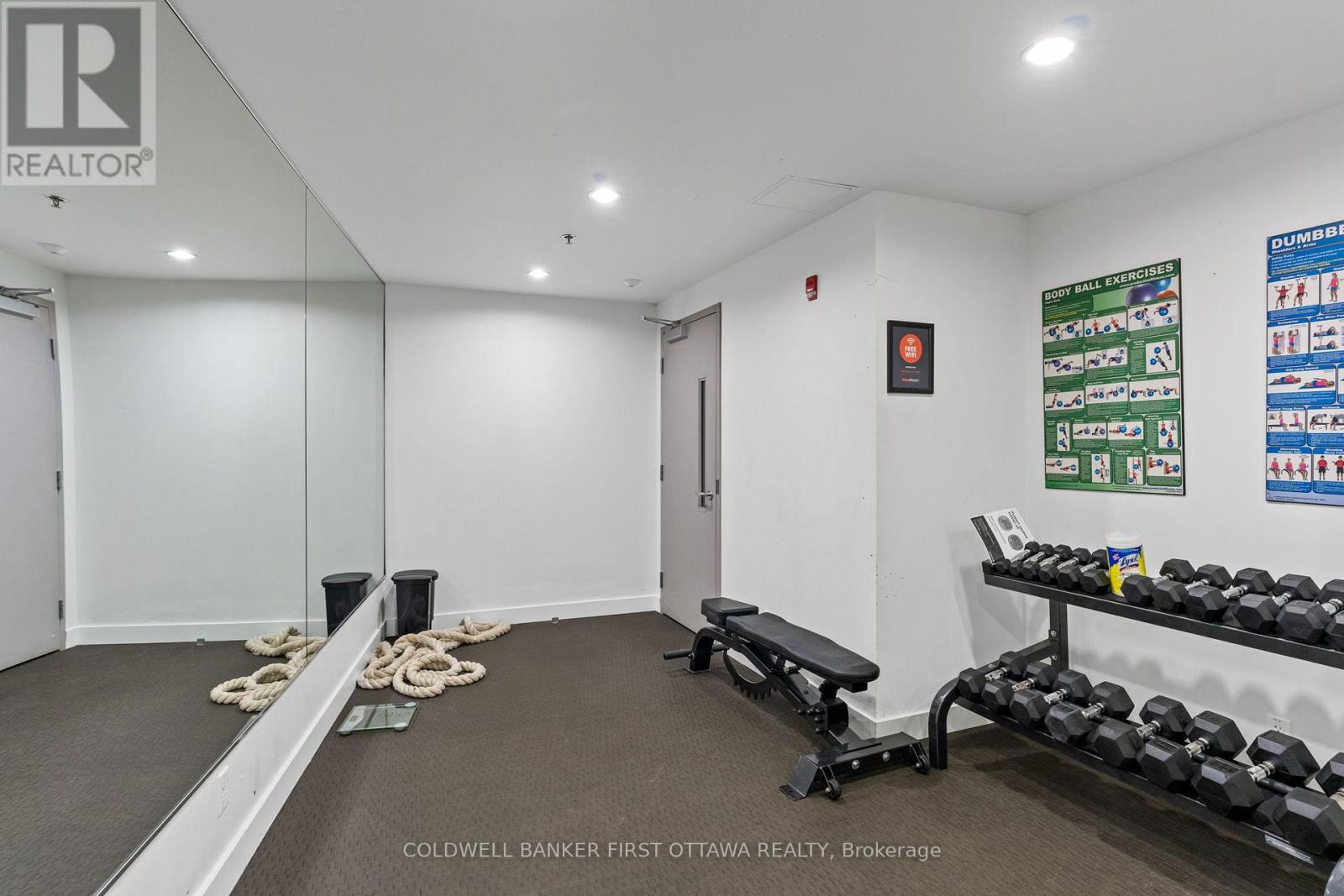 #209 360 MCLEOD STREET - 28