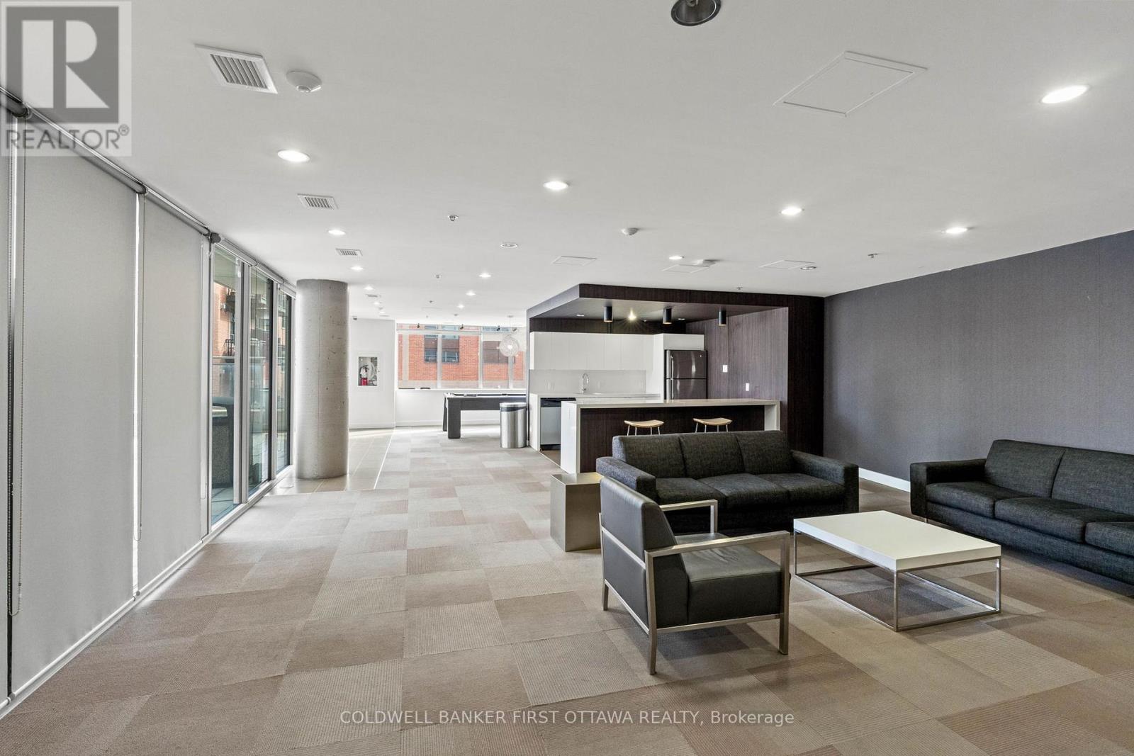 #209 360 MCLEOD STREET - 29