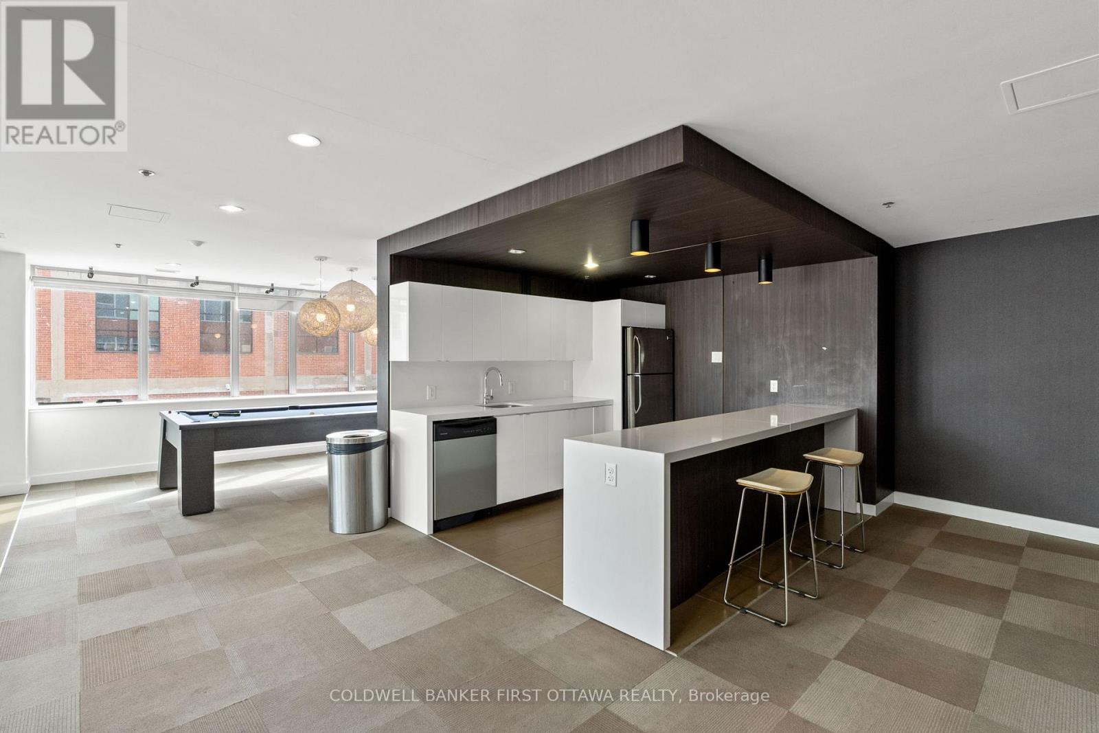 #209 360 MCLEOD STREET - 31