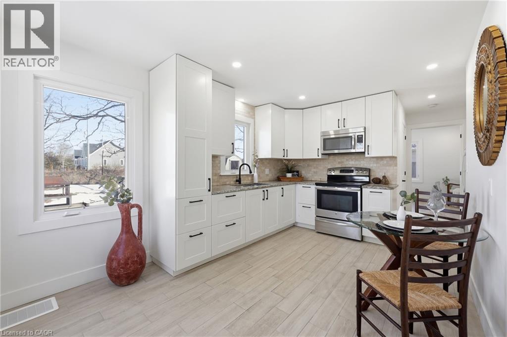 74 FREELTON Road - 12