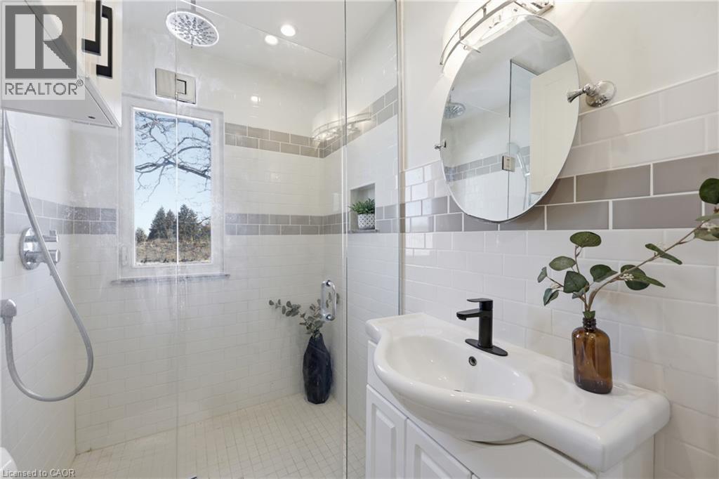 74 FREELTON Road - 18