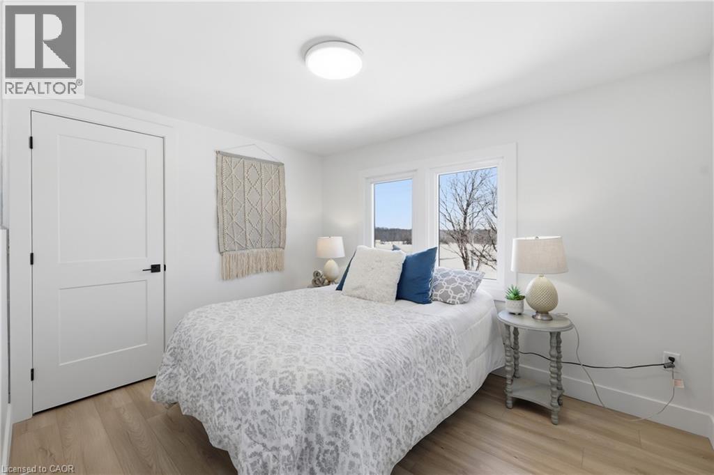 74 FREELTON Road - 16