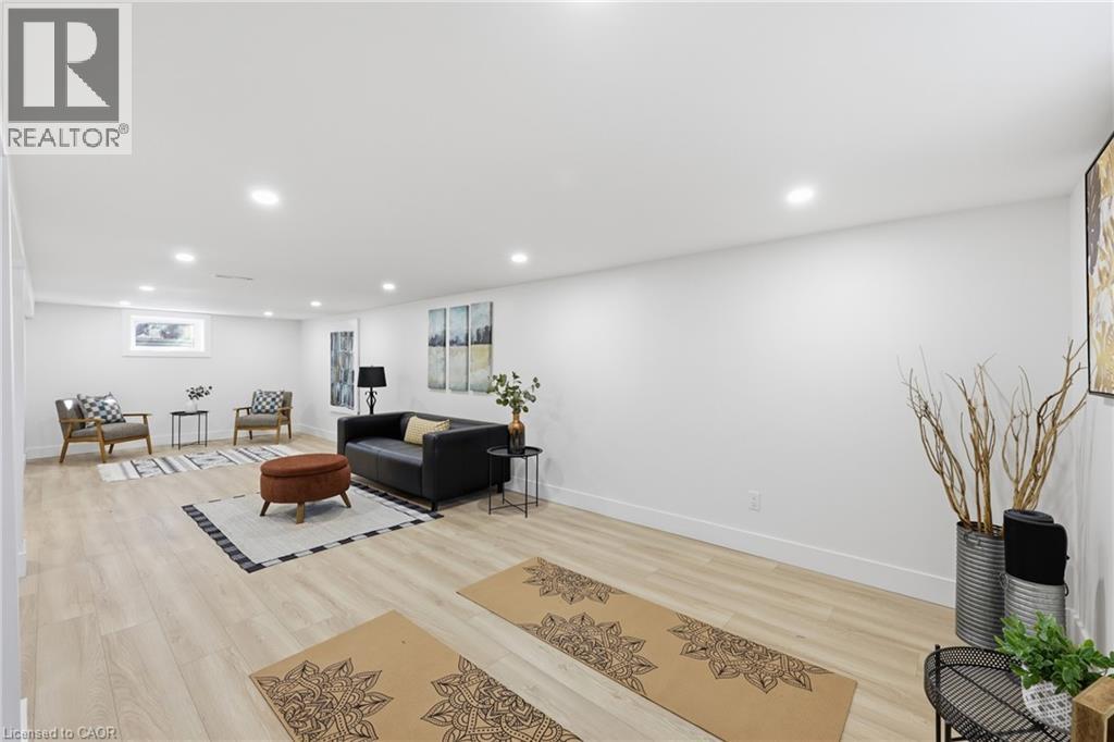74 FREELTON Road - 21