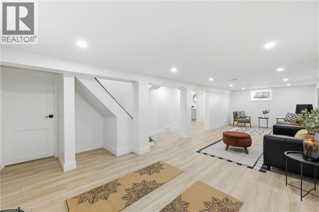 74 FREELTON Road - 19