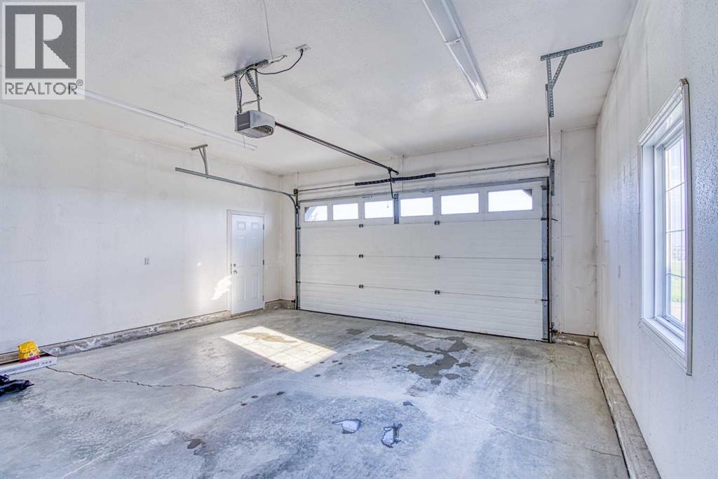 631 6a Street — photo 38