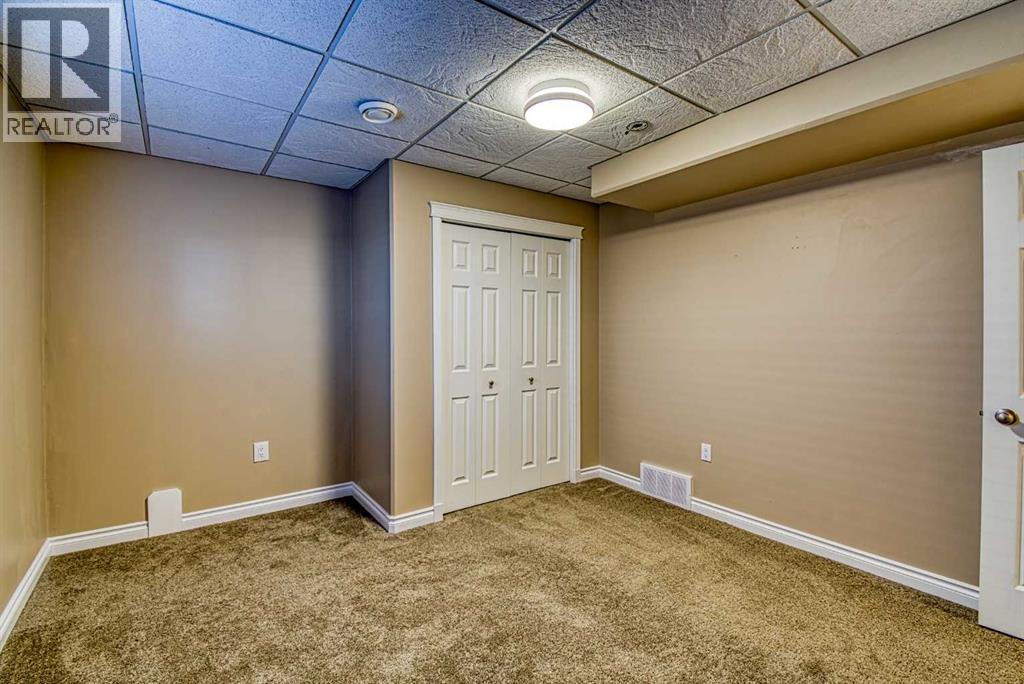 631 6a Street — photo 32
