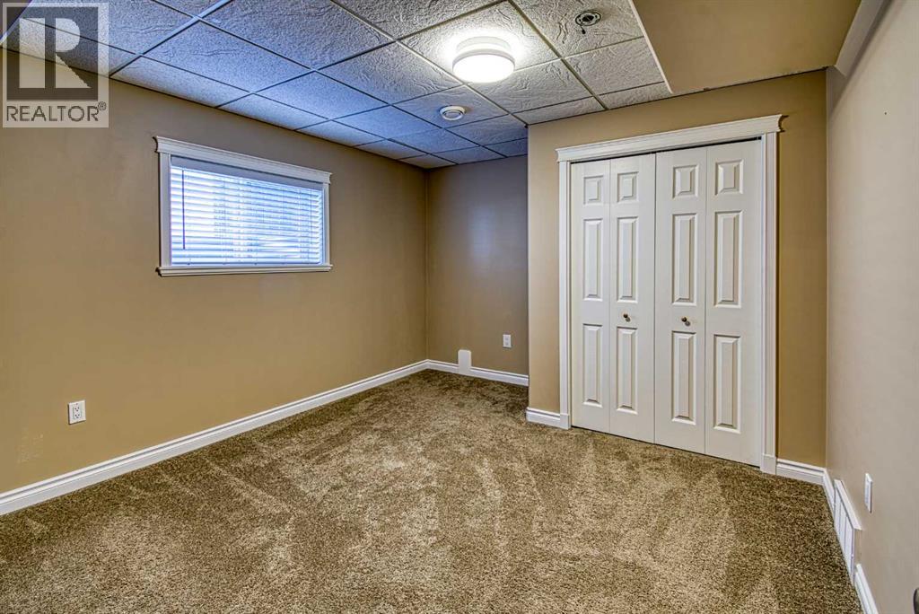 631 6a Street — photo 31