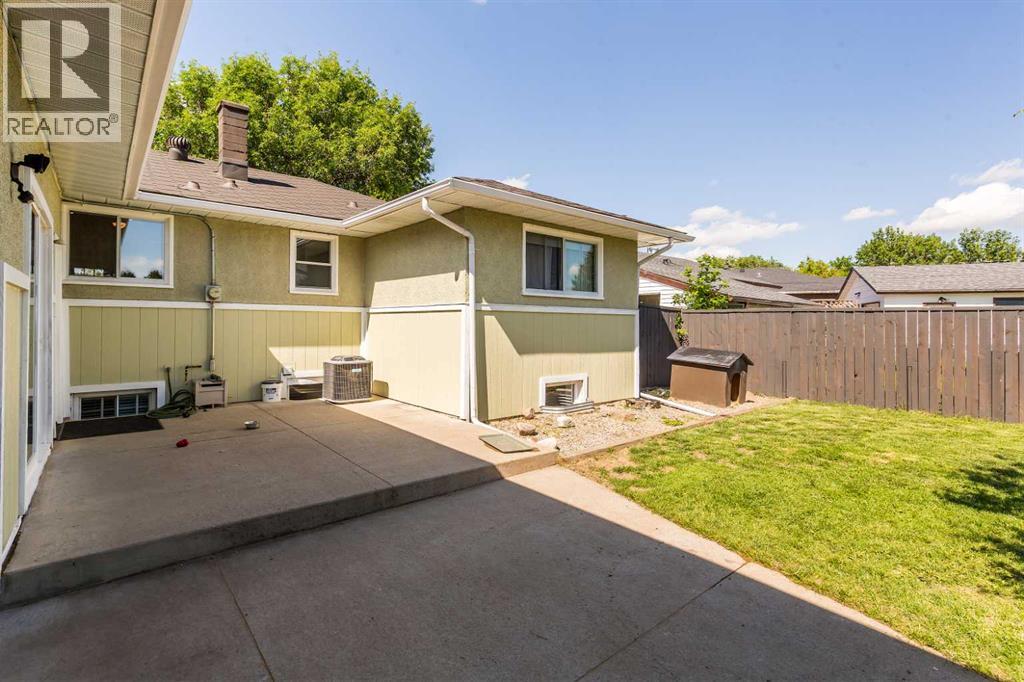 3008 11 Avenue S — photo 37