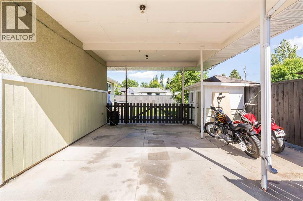 3008 11 Avenue S — photo 39