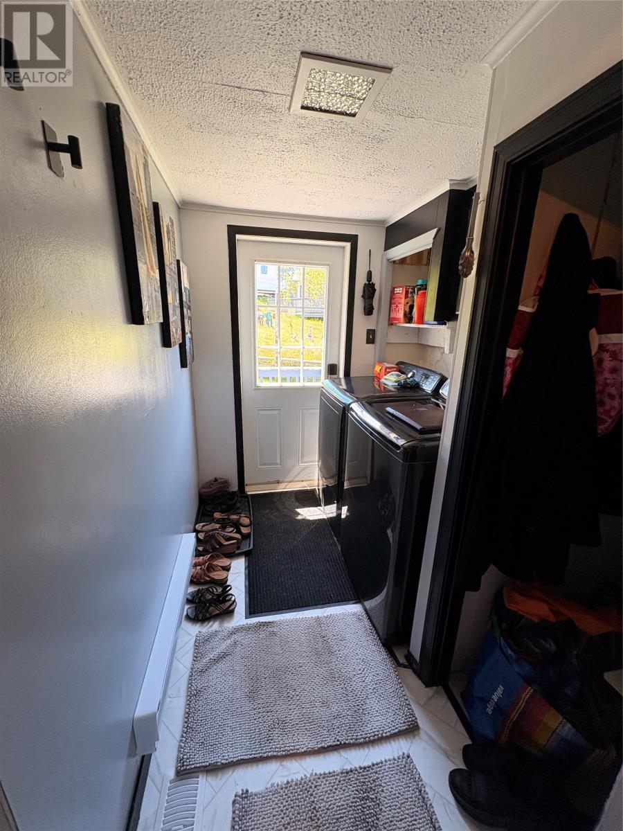 1 YOUNGS Lane - 18