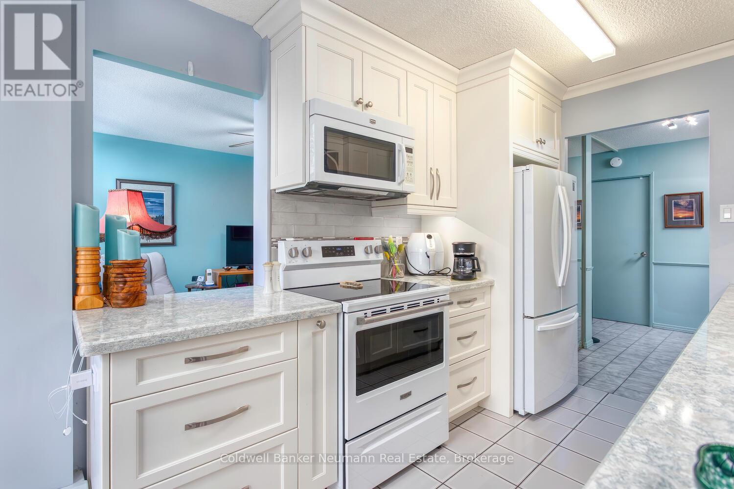 #205 23 WOODLAWN ROAD E - 17