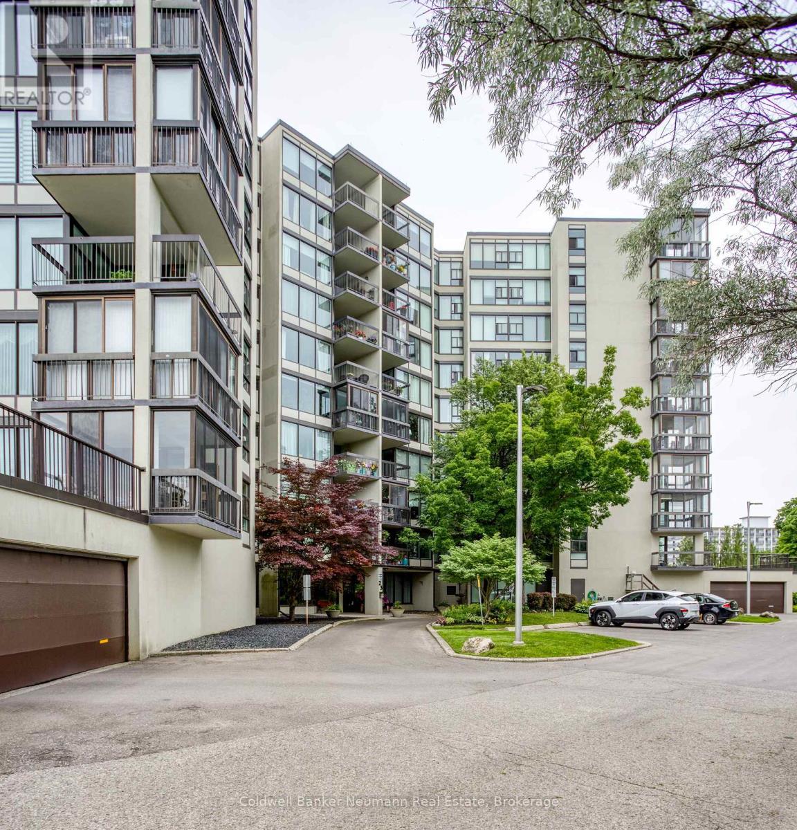 #205 23 WOODLAWN ROAD E - 2