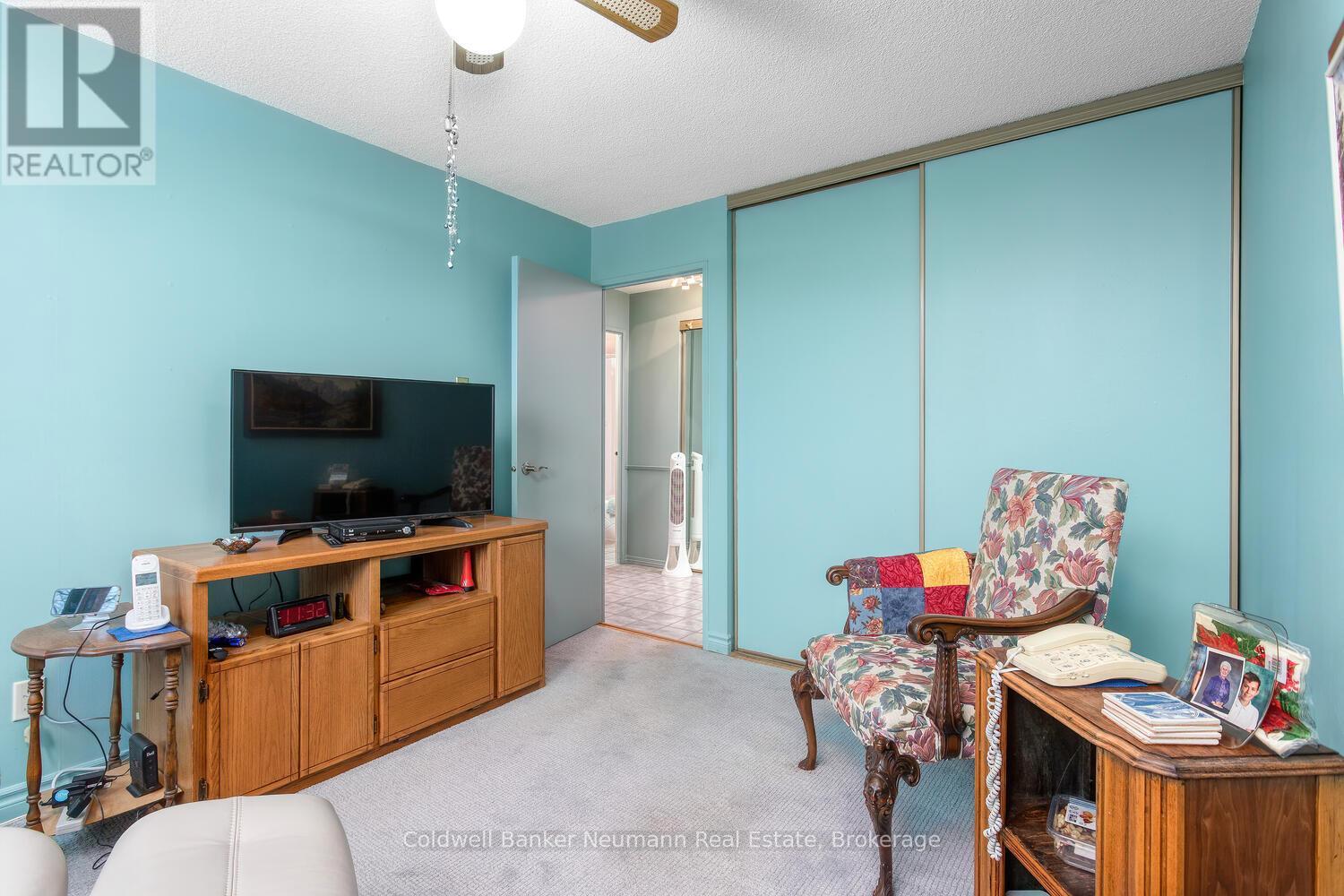 #205 23 WOODLAWN ROAD E - 31
