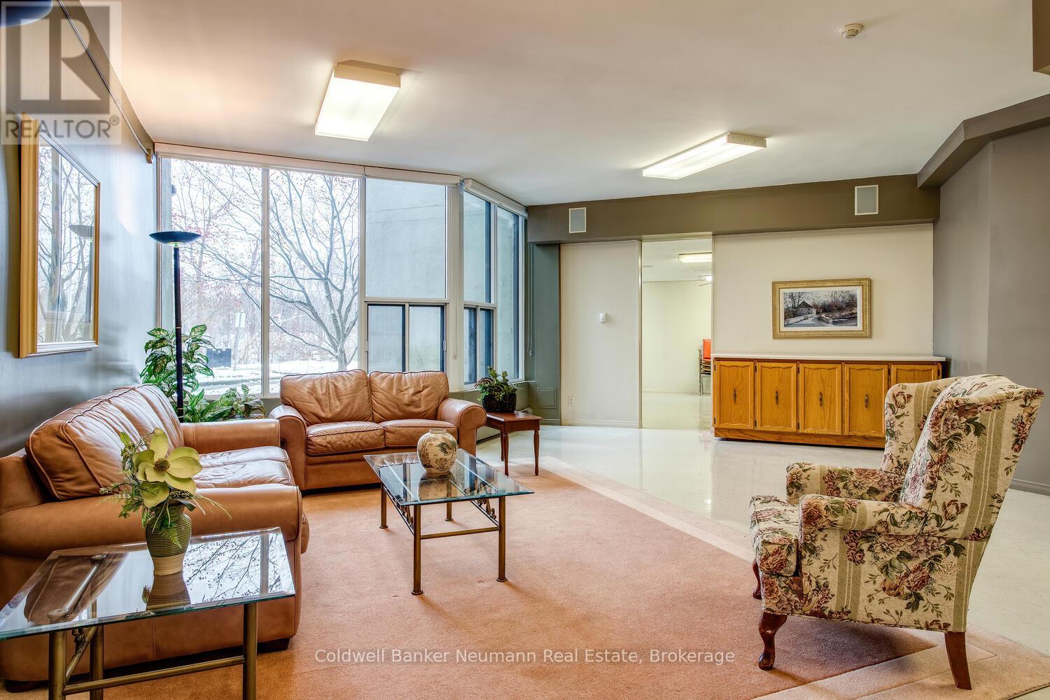 #205 23 WOODLAWN ROAD E - 47