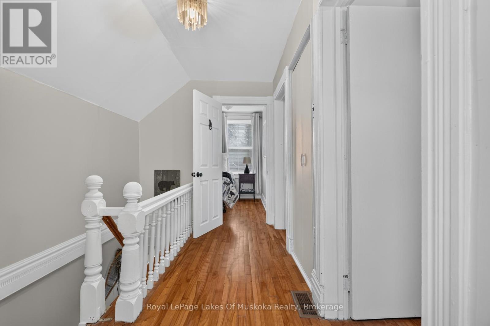 21 LAKEVIEW AVENUE W - 19