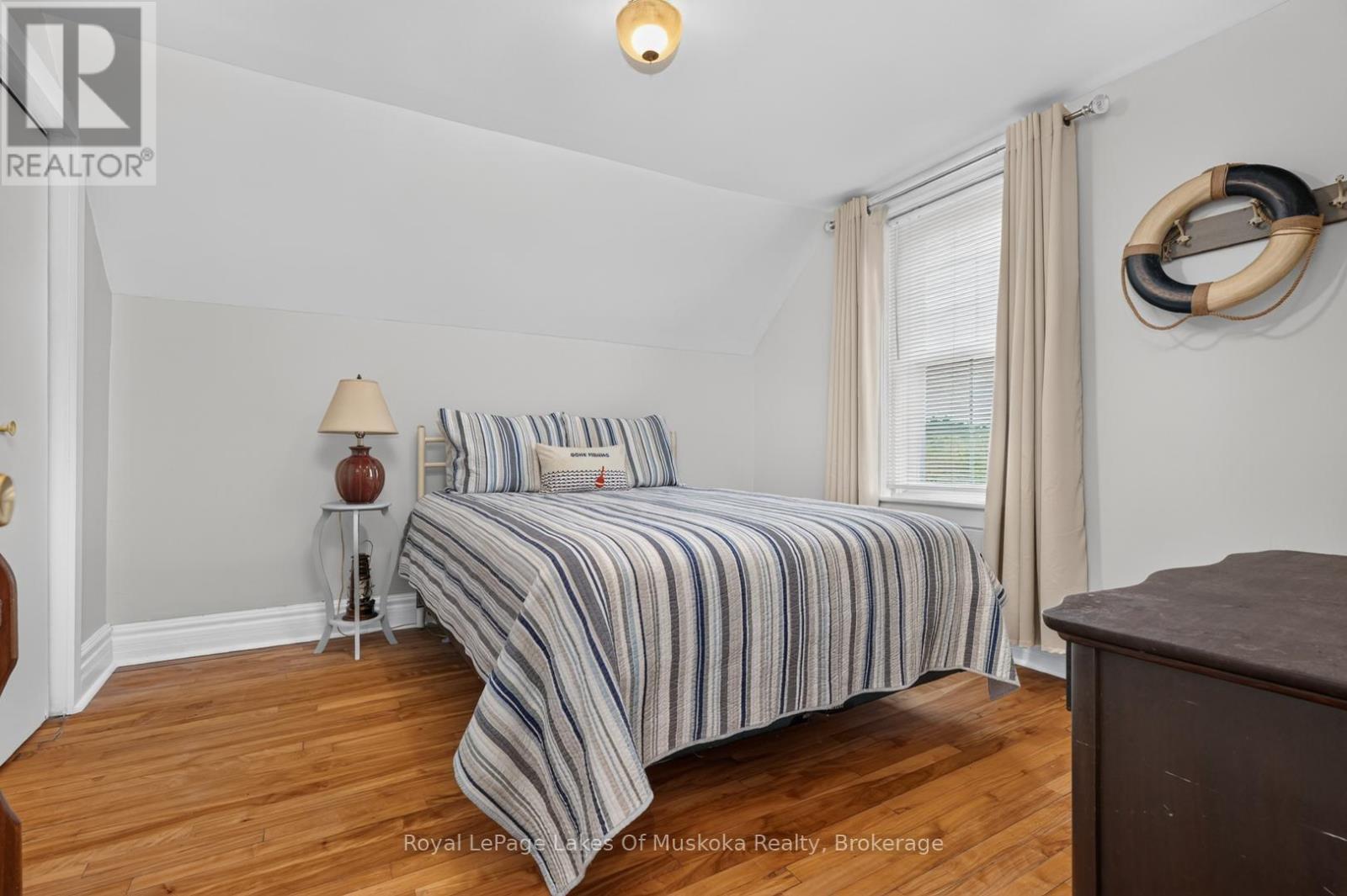 21 LAKEVIEW AVENUE W - 21