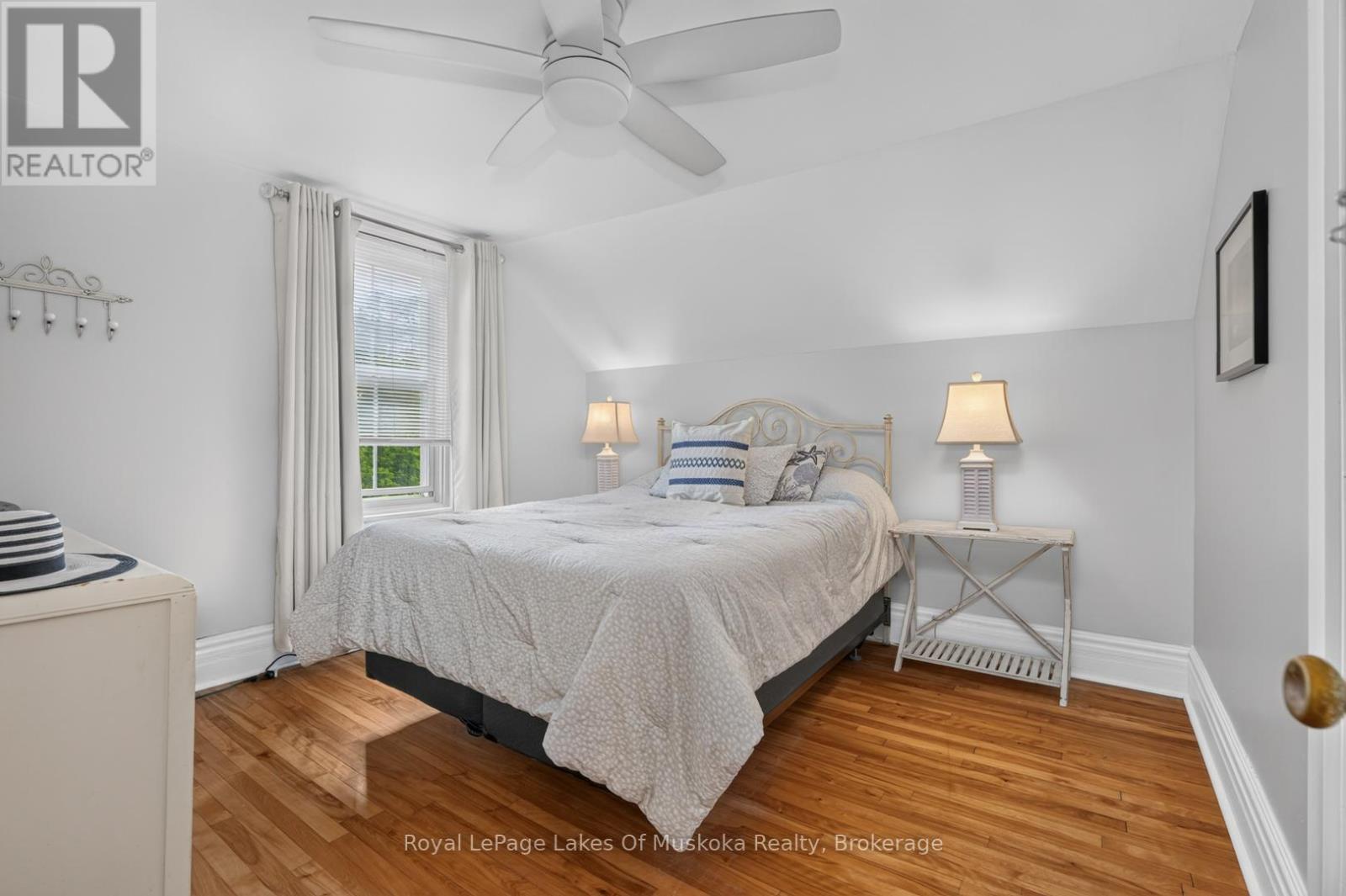 21 LAKEVIEW AVENUE W - 22