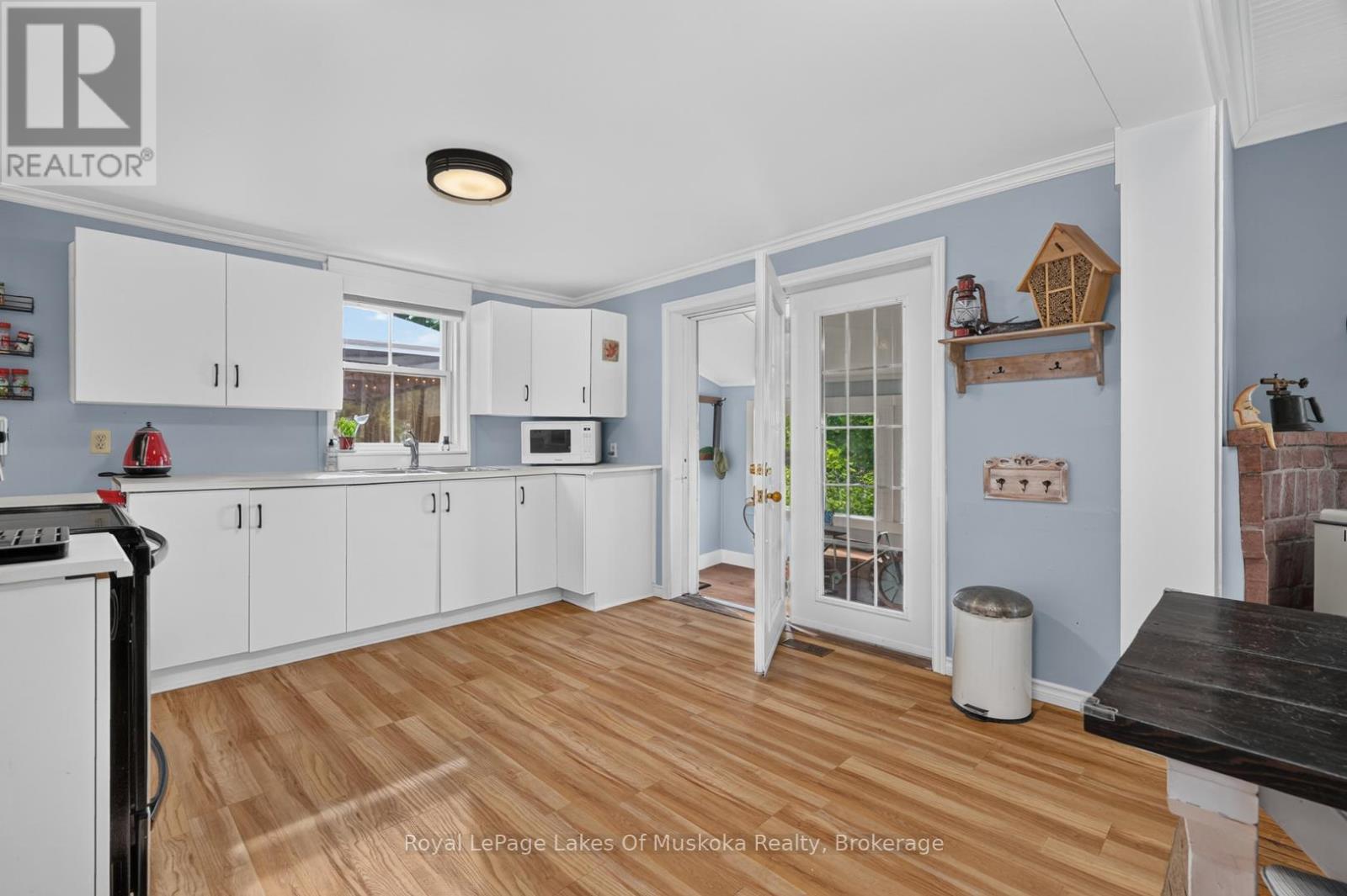 21 LAKEVIEW AVENUE W - 8
