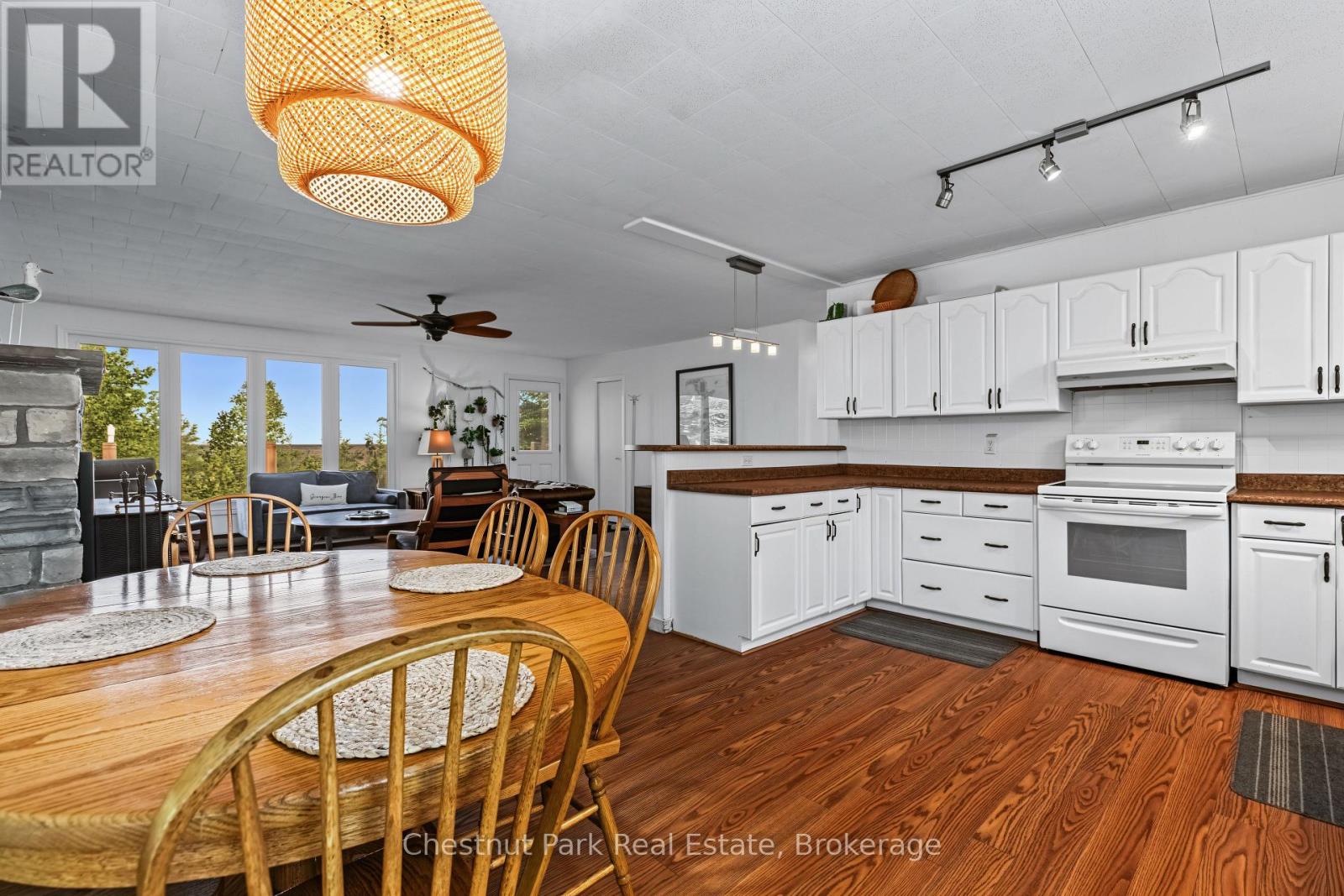 56 ZORRA DRIVE - 29