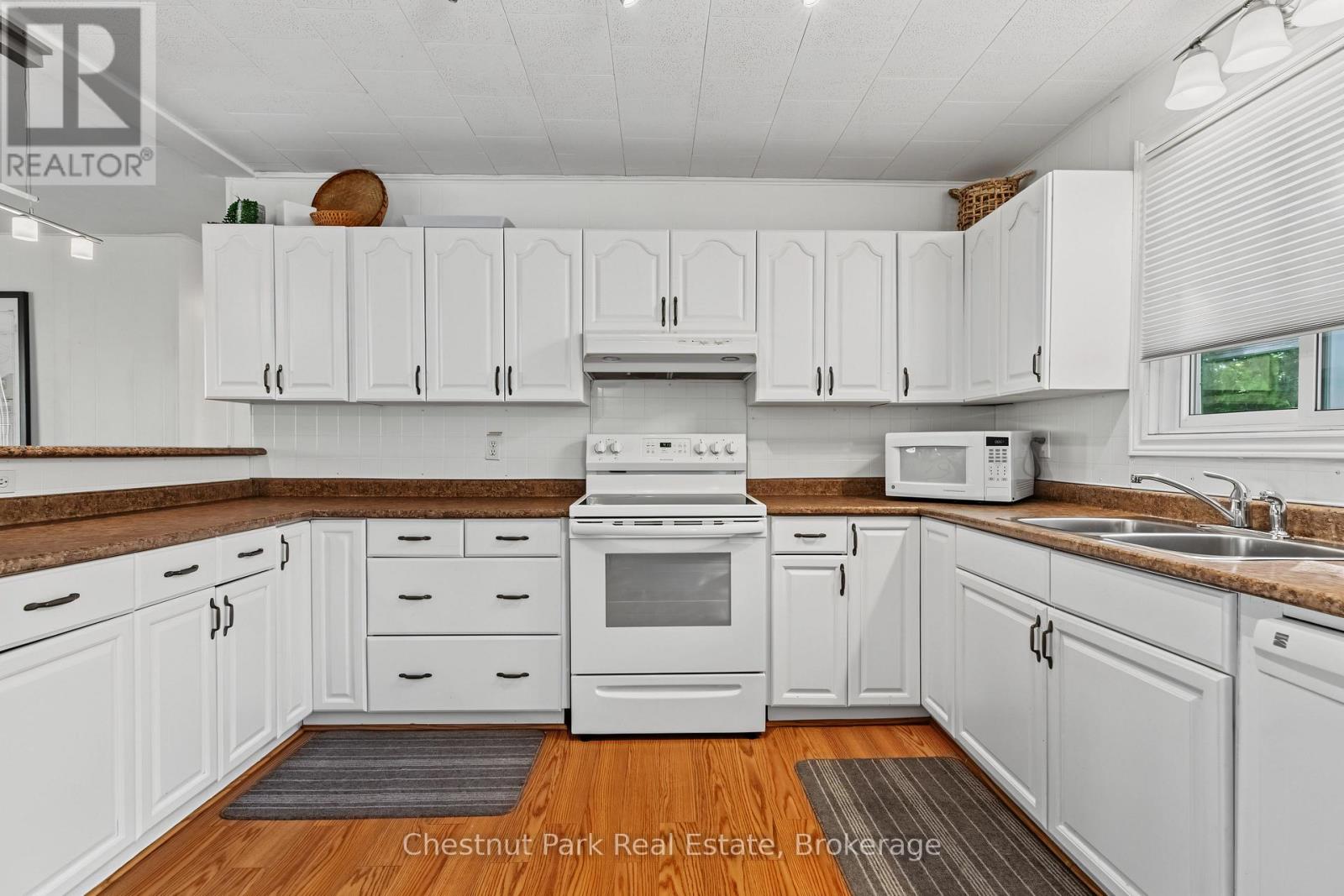 56 ZORRA DRIVE - 30