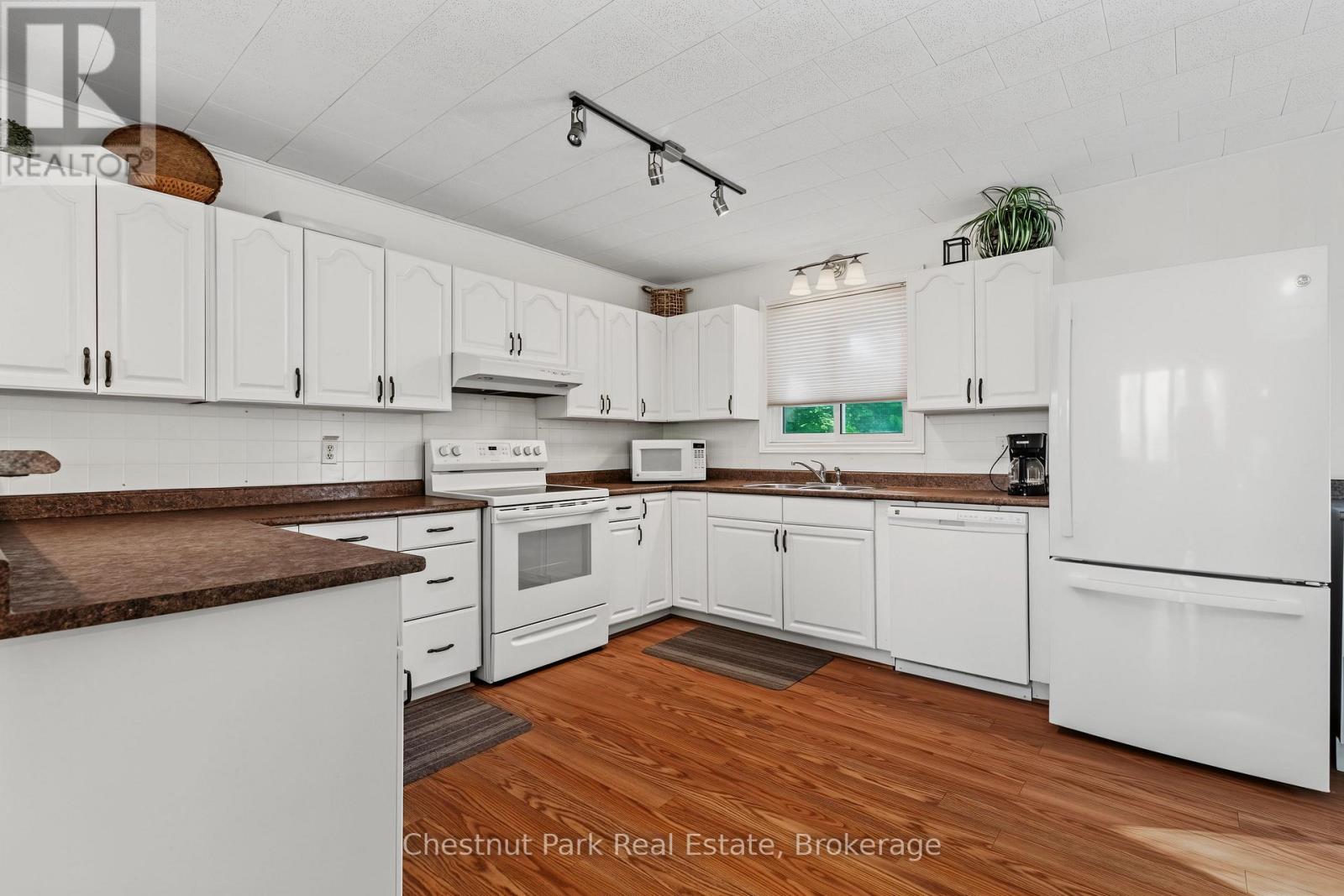 56 ZORRA DRIVE - 31