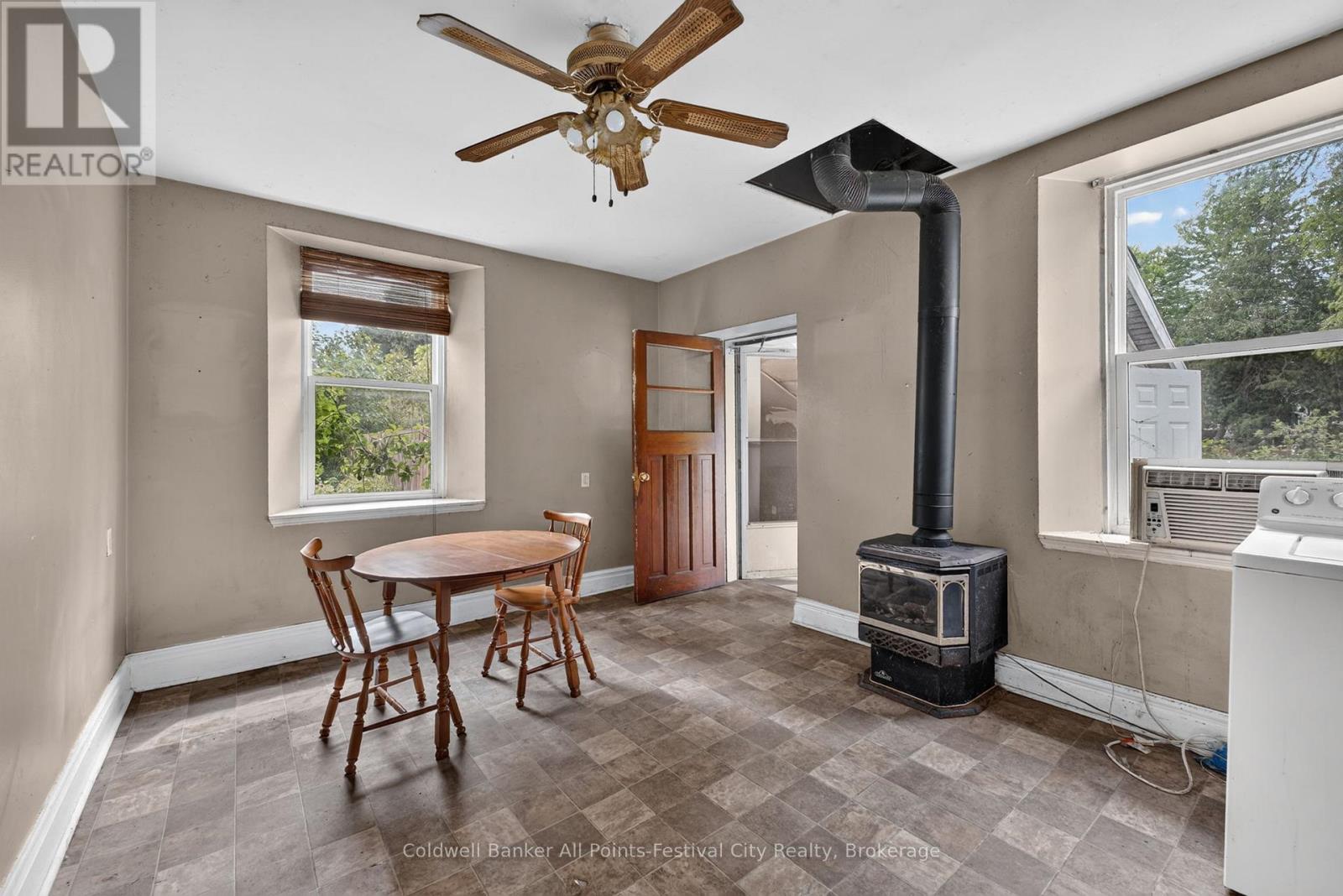 604 GOUGH STREET - 12