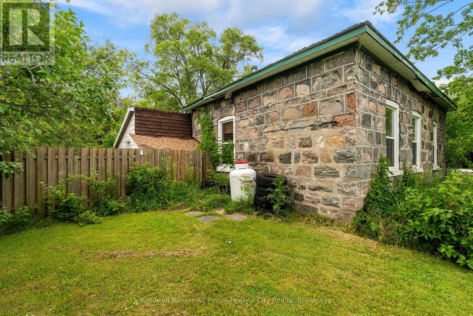 604 GOUGH STREET - 21