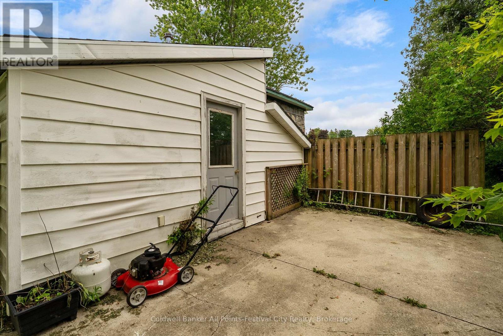 604 GOUGH STREET - 26