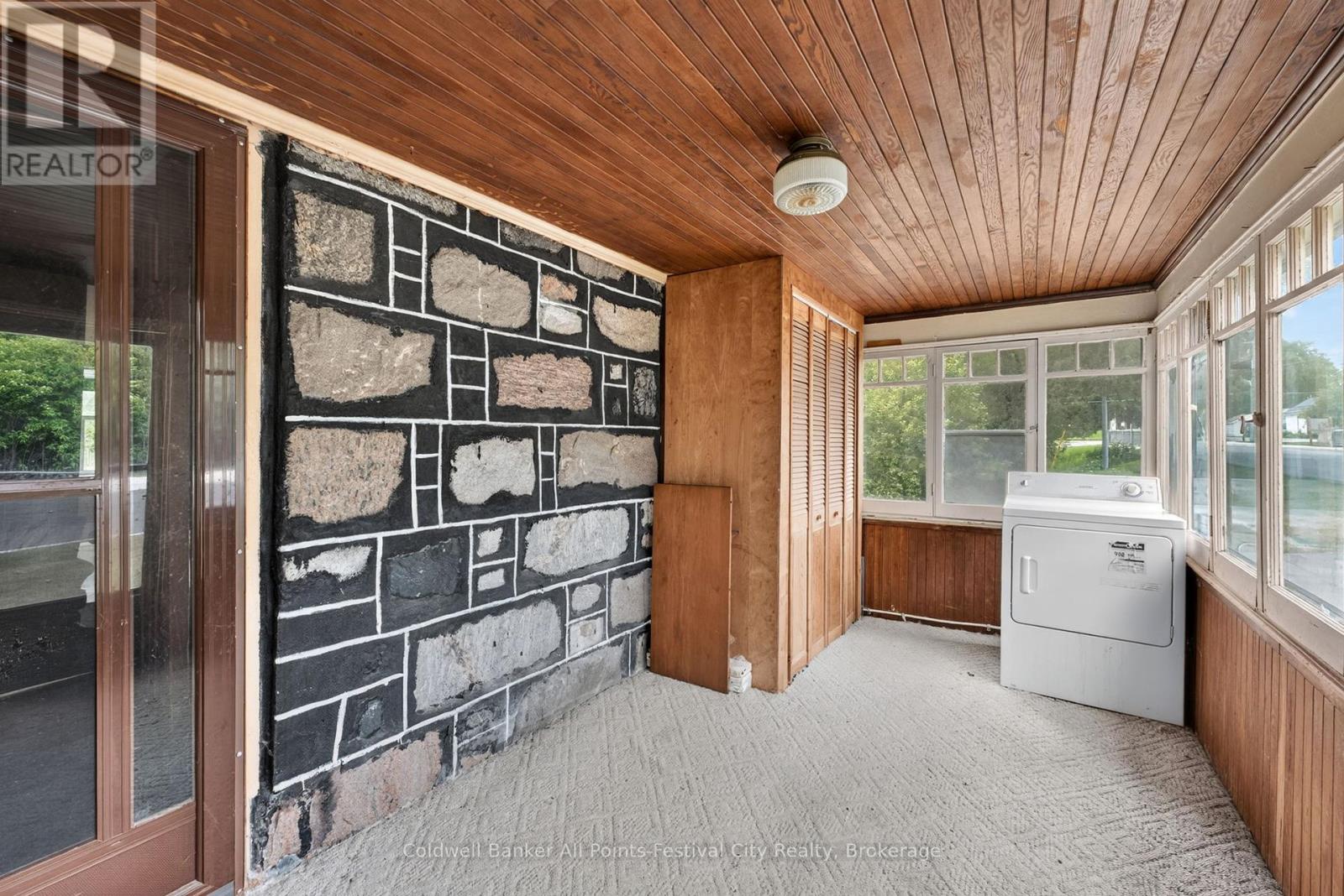 604 GOUGH STREET - 4