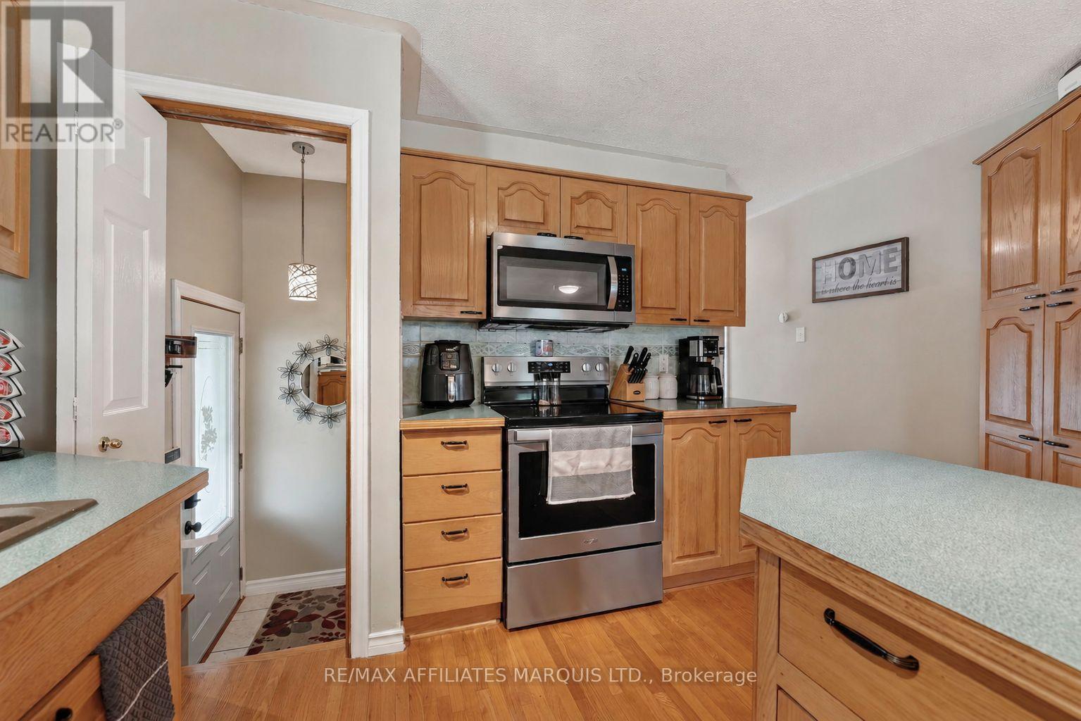 824 ALICE STREET - 10