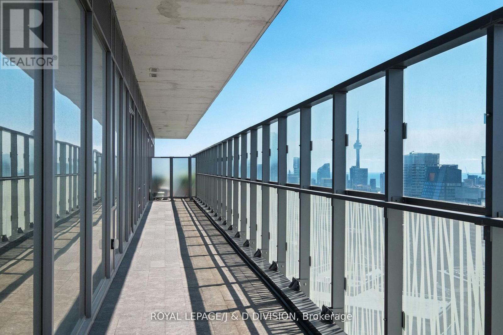 #PH 5502 50 CHARLES STREET E - 13