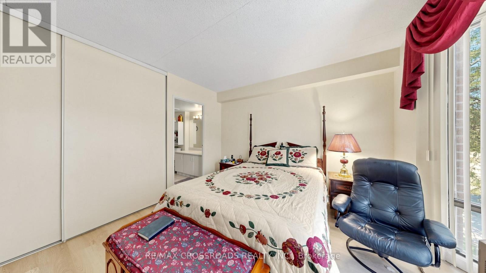 #206 1530 PICKERING PARKWAY - 27