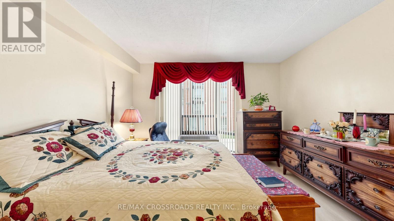 #206 1530 PICKERING PARKWAY - 29
