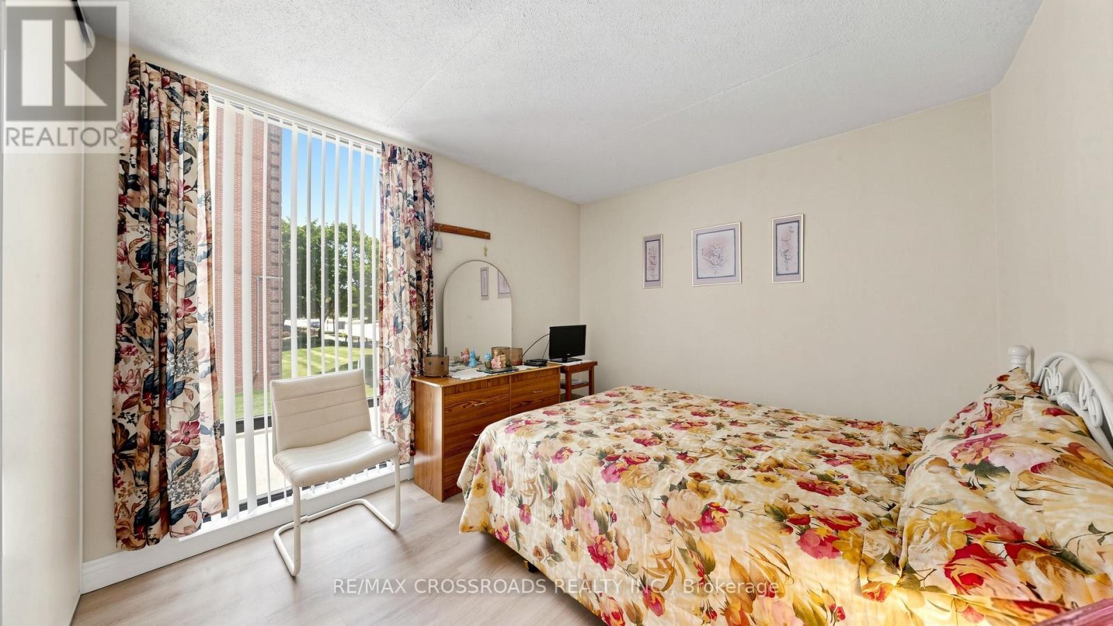 #206 1530 PICKERING PARKWAY - 34