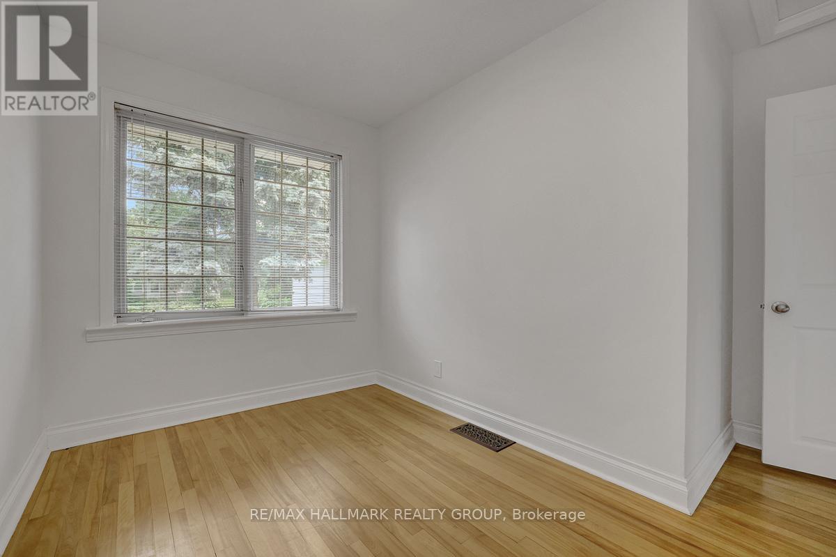 13 DUNHAM STREET - 19