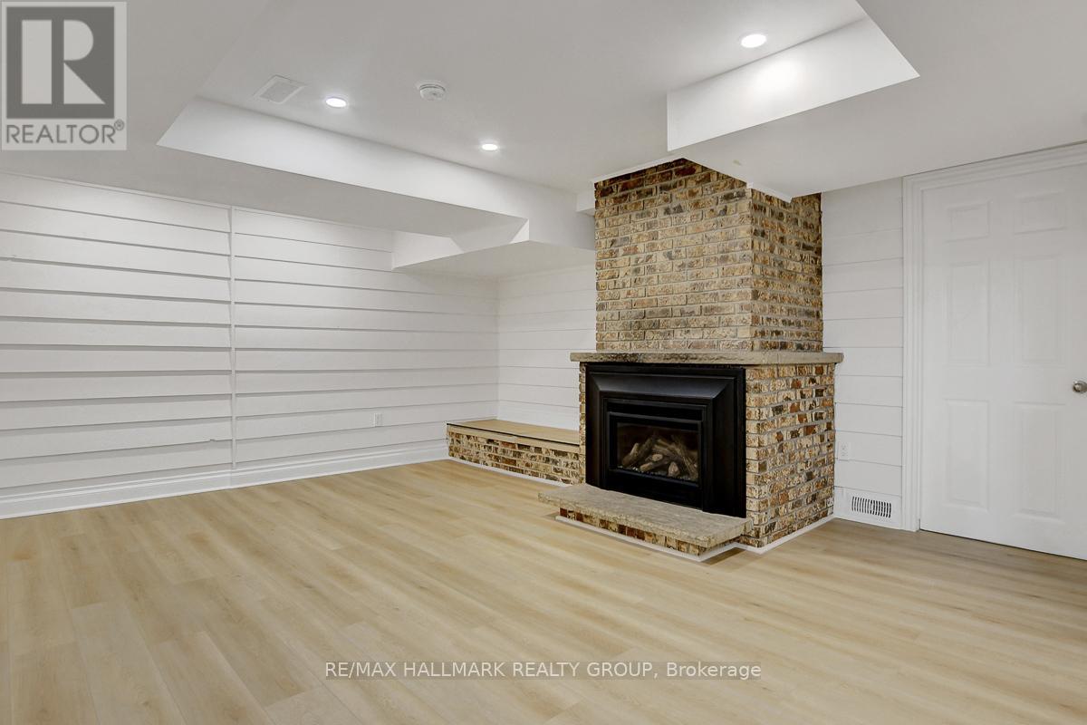 13 DUNHAM STREET - 24