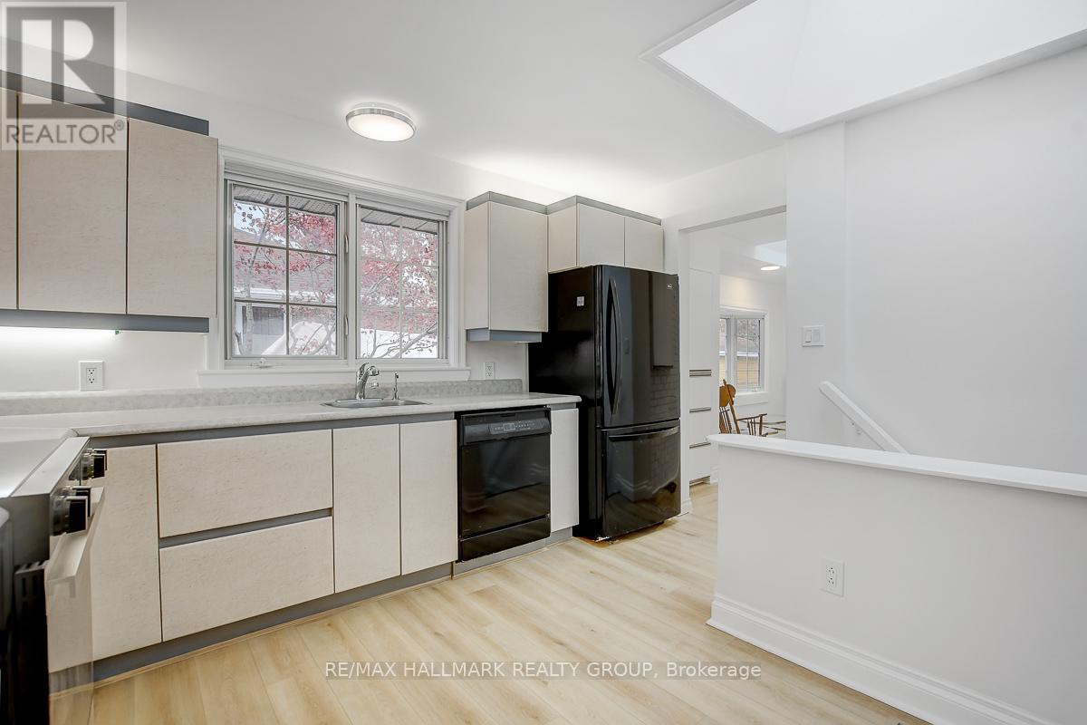 13 DUNHAM STREET - 10