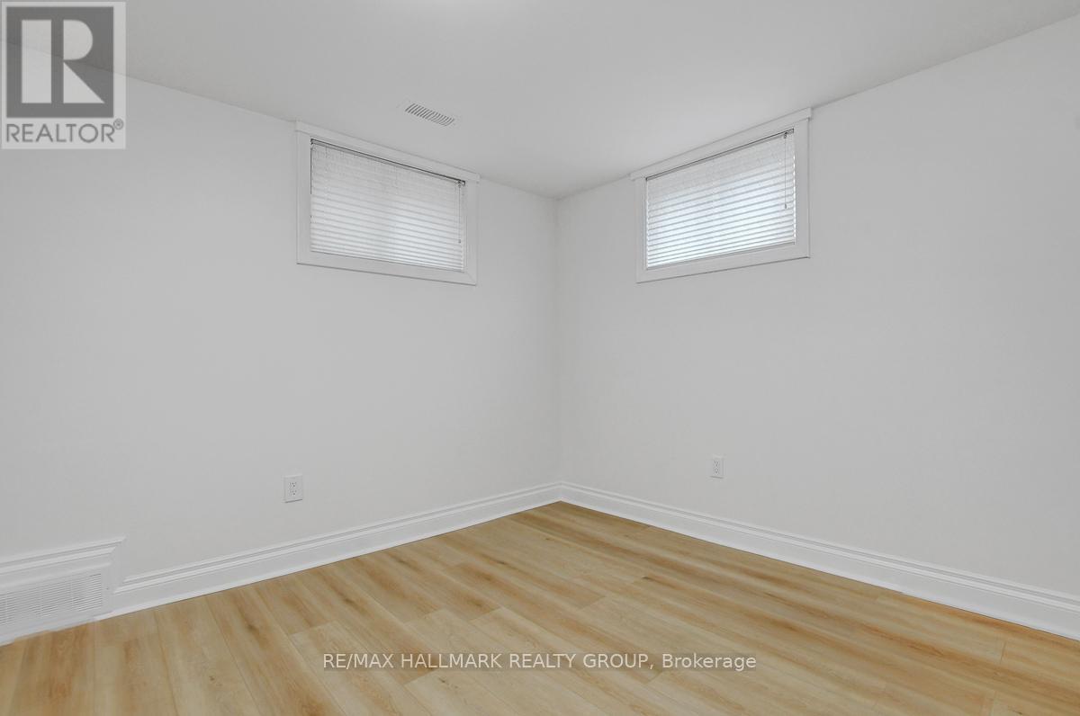 13 DUNHAM STREET - 27