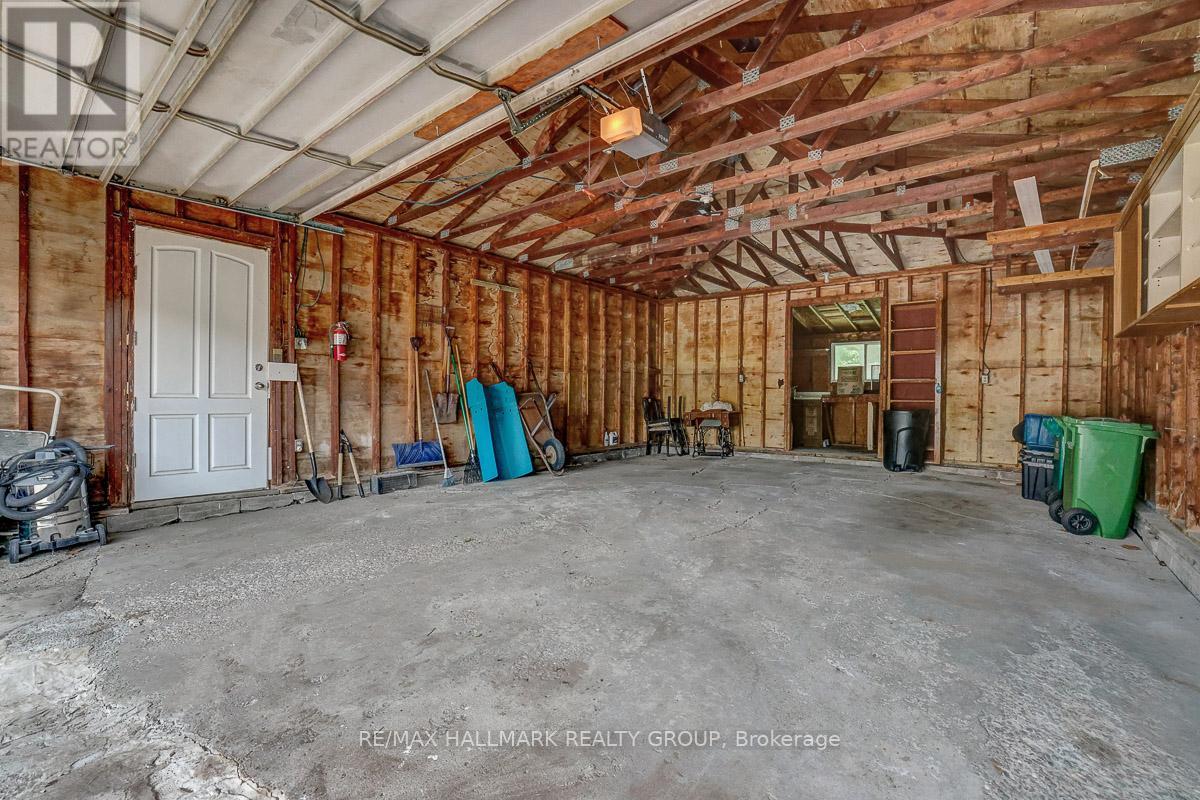 13 DUNHAM STREET - 38