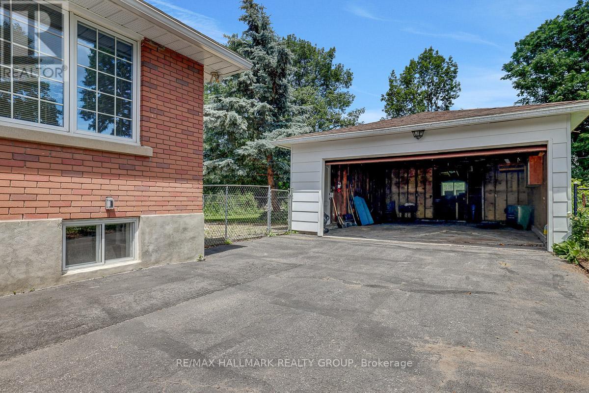 13 DUNHAM STREET - 37