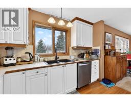 Foyer - 1124 Gleneagles Drive, Carstairs, AB T0M0N0 Photo 10