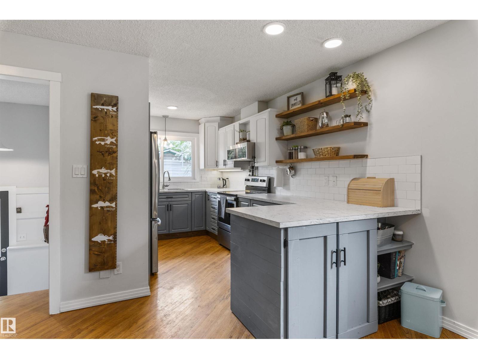 43 LAYDON DR - 13