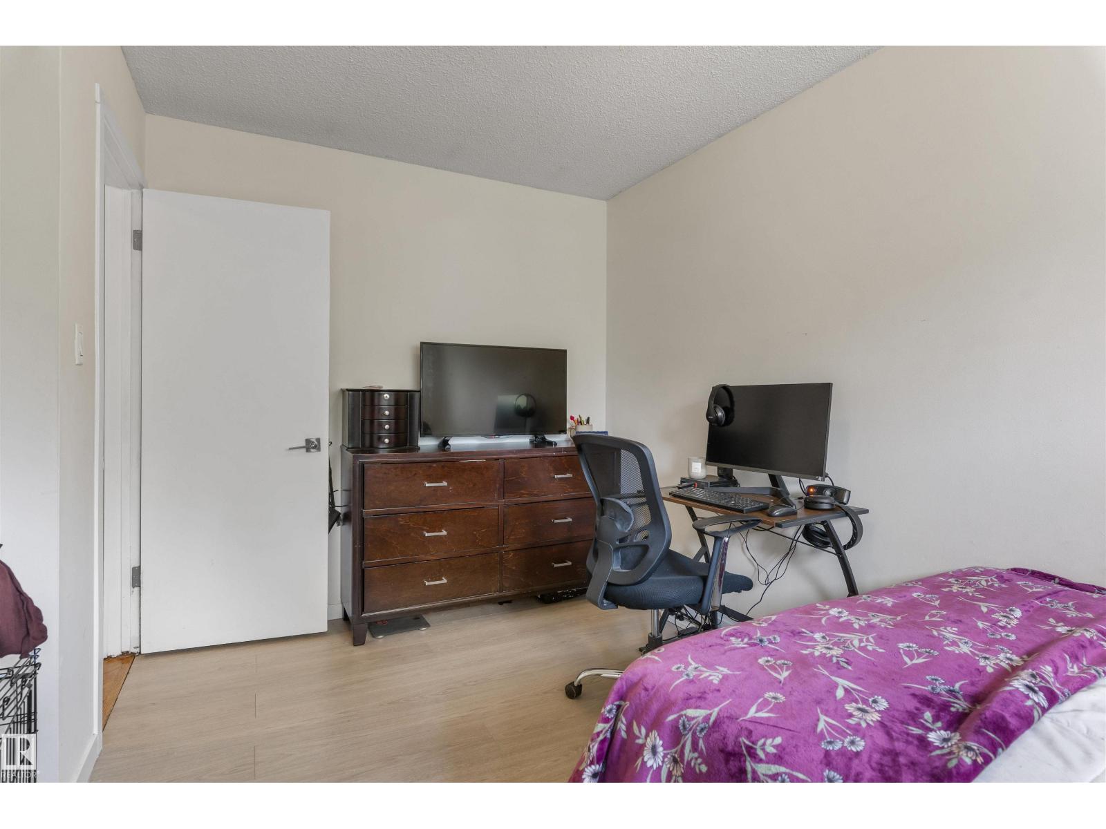 43 LAYDON DR - 19