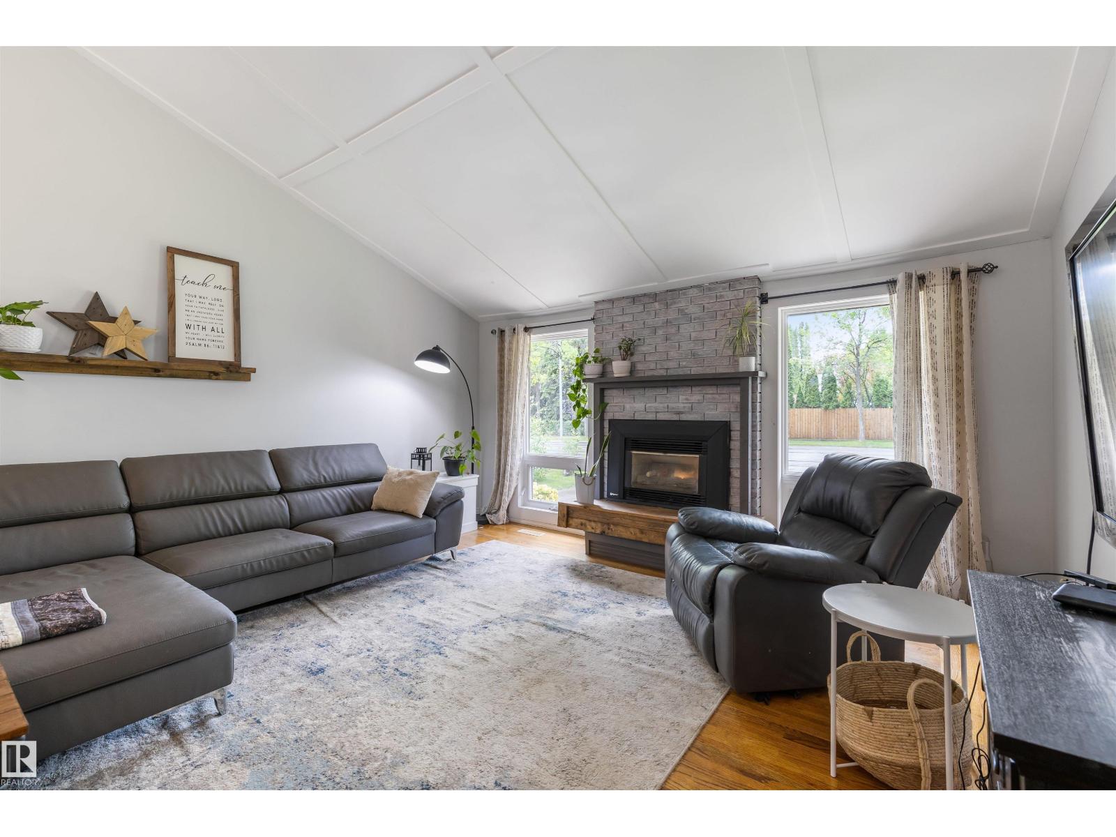 43 LAYDON DR - 2