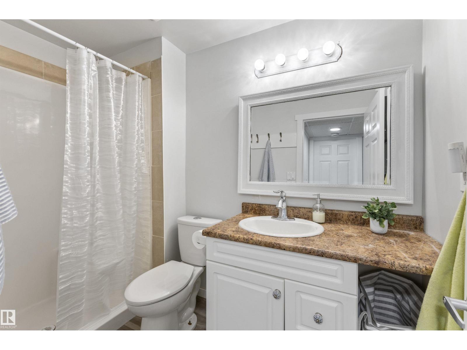 43 LAYDON DR - 26