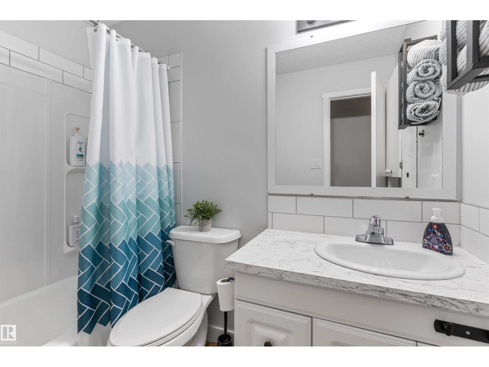 43 LAYDON DR - 17