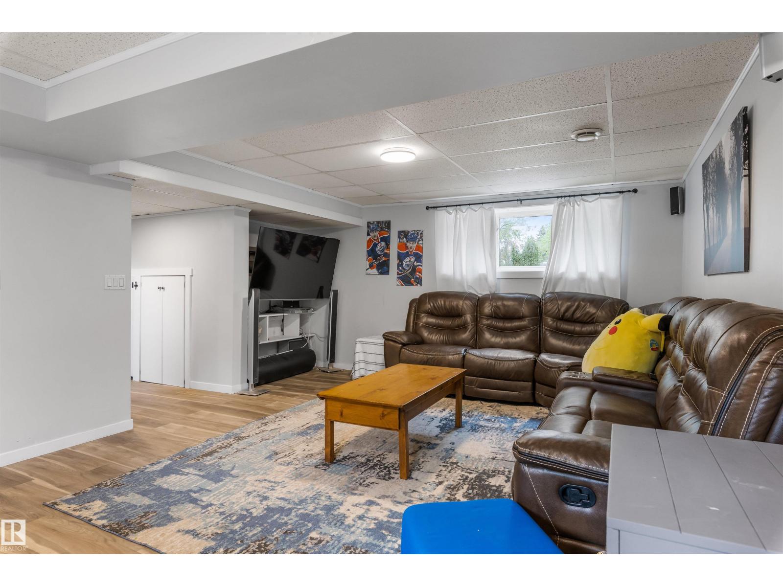 43 LAYDON DR - 30