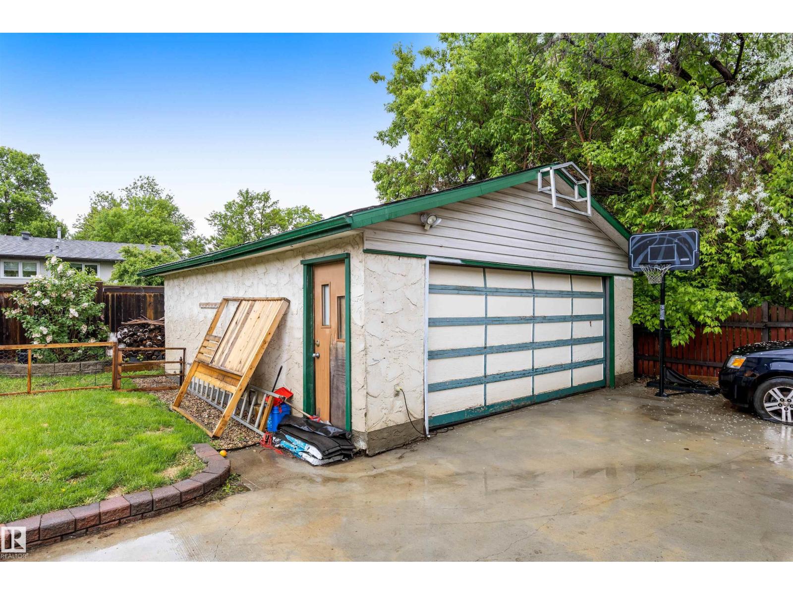 43 LAYDON DR - 34