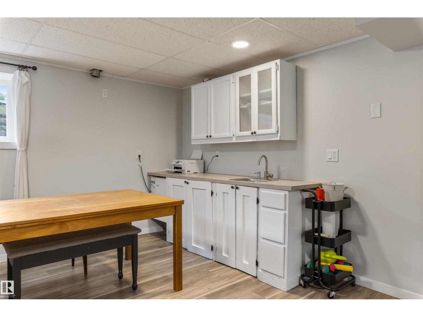 43 LAYDON DR - 29